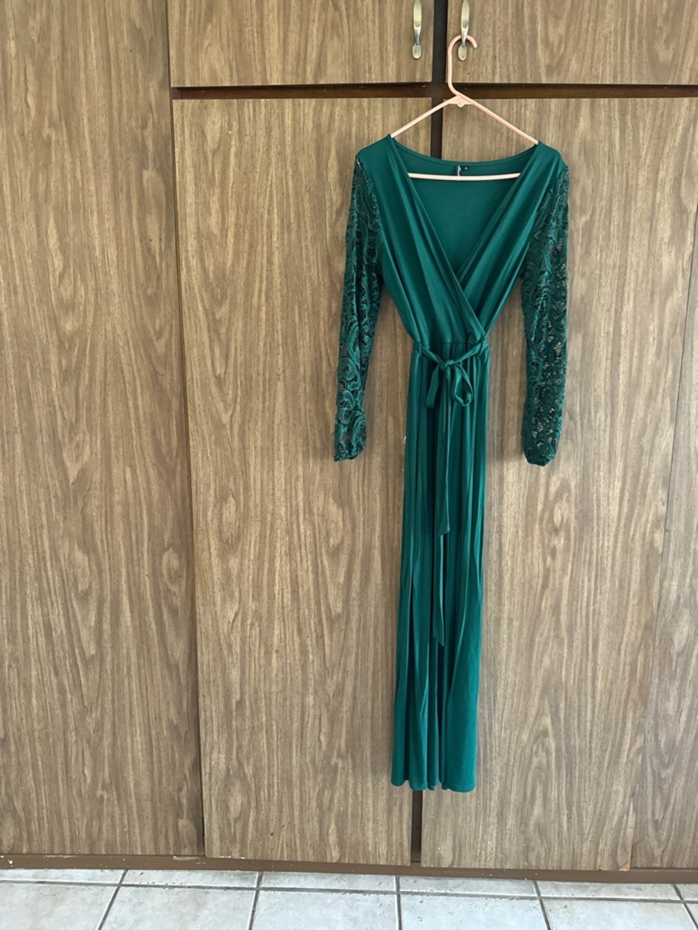 Elegant Emerald Green Long Sleeve Maxi Dress With Belted Waist by Kranda